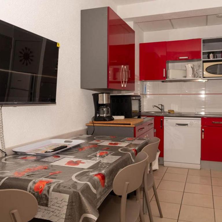 T2 cabine au Lavandou pour 4, proche plage, climatisation, parking privé - FR-1-803-66 - Apartment - 6