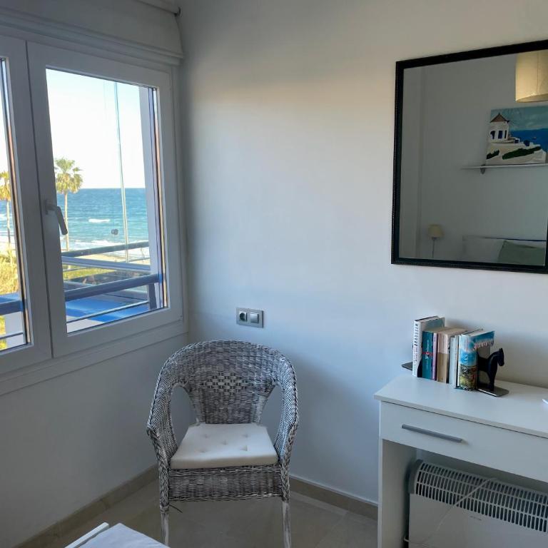 Luna Beach Apartment - Two-Bedroom Apartment - 35