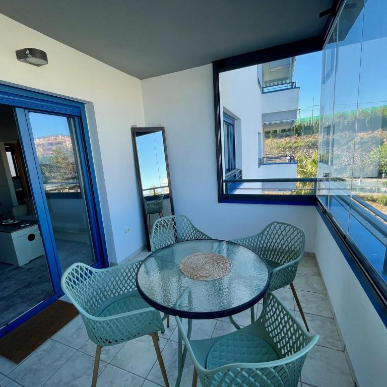 Luna Beach Apartment - Two-Bedroom Apartment - 37