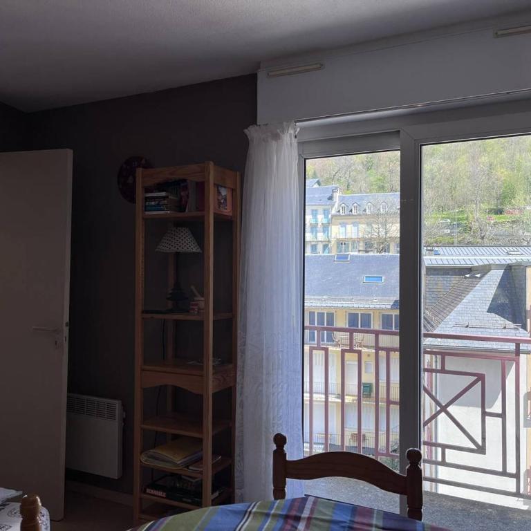 Appartement calme avec parking au centre de Cauterets - FR-1-812-153 - Appartement - 8