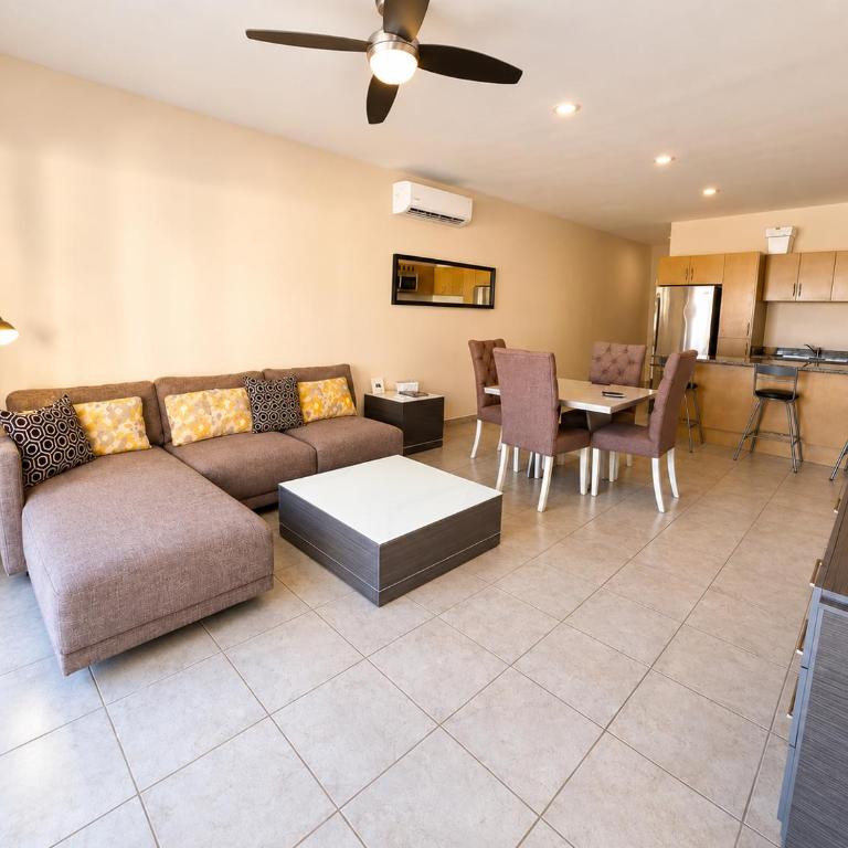 Bahia del Tezal 103b Modern 1BR Retreat with Rooftop Pool & Beach Access - Apartamento de 1 dormitorio - 2