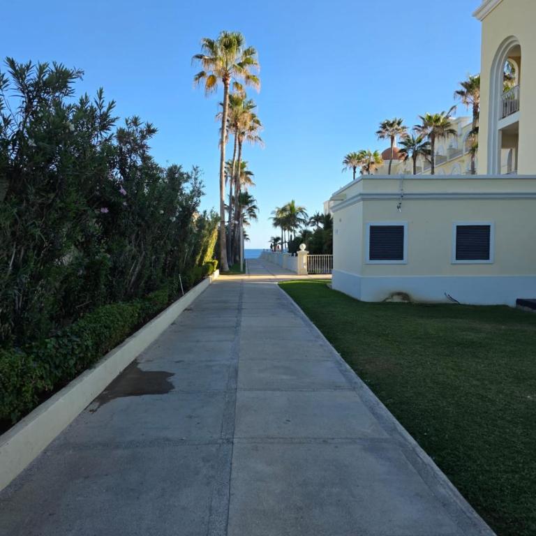Bahia del Tezal 103b Modern 1BR Retreat with Rooftop Pool & Beach Access - Apartamento de 1 dormitorio - 20