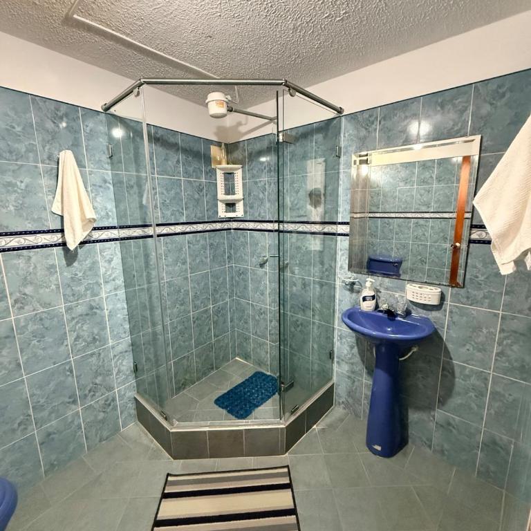 Apto 12 pax - Cerca a la Plaza - Parqueadero - Apartamento - 5