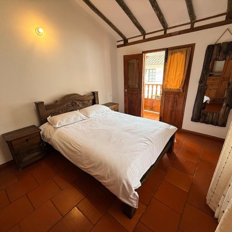 Apto 12 pax - Cerca a la Plaza - Parqueadero - Apartamento - 7