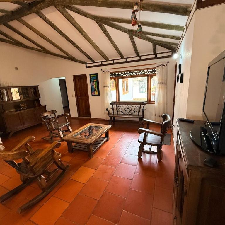 Apto 12 pax - Cerca a la Plaza - Parqueadero - Apartamento - 15