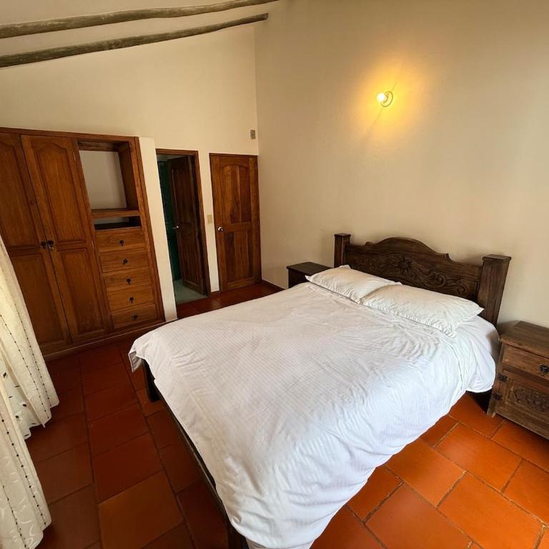 Apto 12 pax - Cerca a la Plaza - Parqueadero - Apartamento - 17