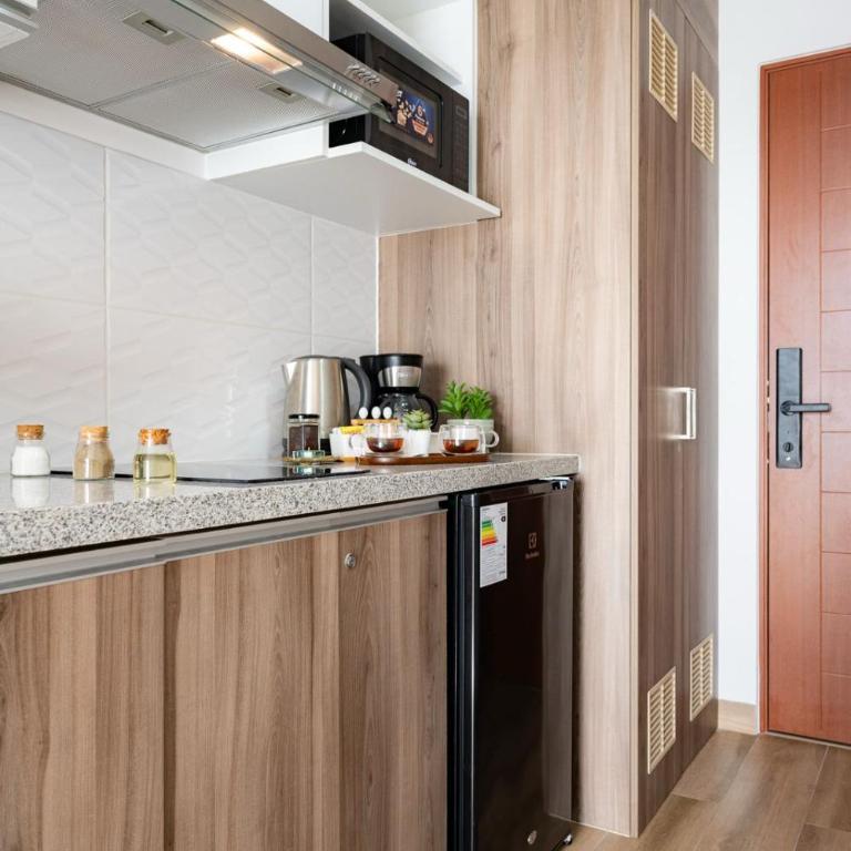 Bertolotto Apartments by Vibrant - One-Bedroom Apartment with Sea View - 2