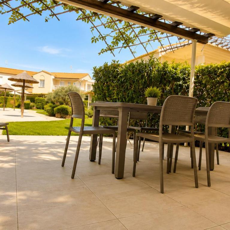 VELORA STAYS Les Maisons - Appartamento con 2 Camere da Letto - 2