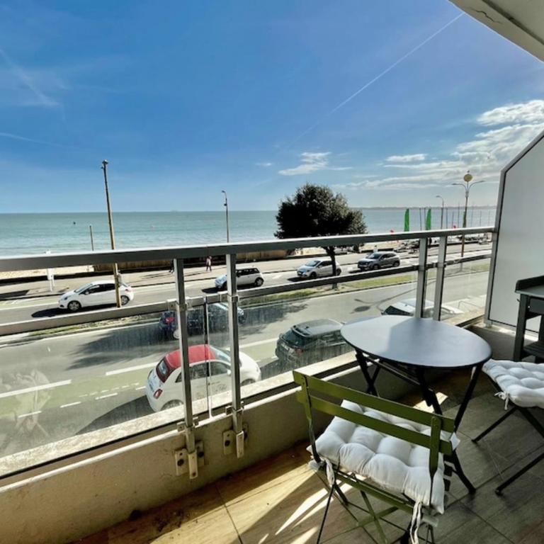 Nice apartment With Terrace Facing The Sea - Apartamento - 2