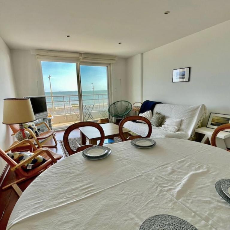 Nice apartment With Terrace Facing The Sea - Apartamento - 4