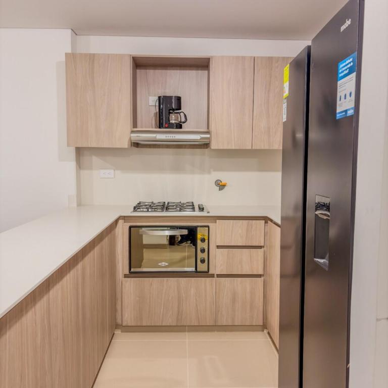 Modern 3BR AC Apt 10min Poblado w Parking view - Apartamento - 33