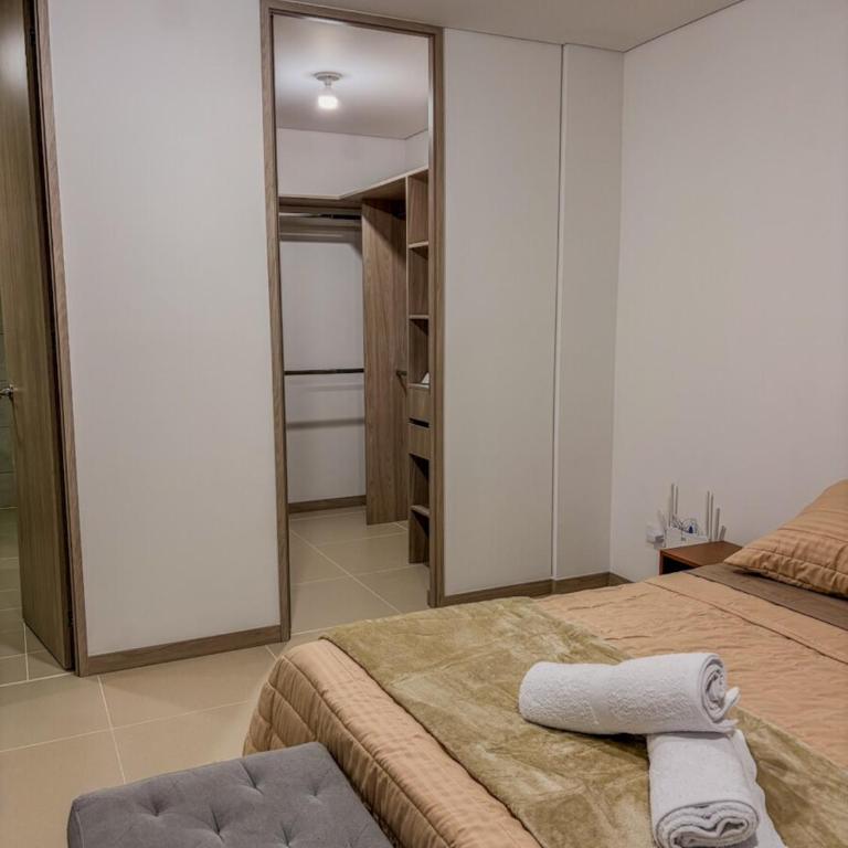 Modern 3BR AC Apt 10min Poblado w Parking view - Apartamento - 41
