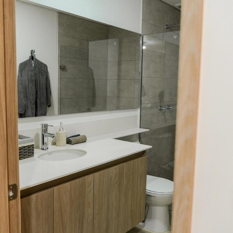 Modern 3BR AC Apt 10min Poblado w Parking view - Apartamento - 46