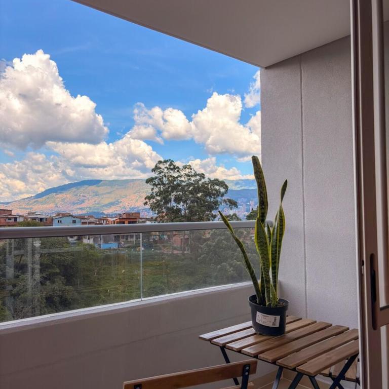 Modern 3BR AC Apt 10min Poblado w Parking view - Apartamento - 65