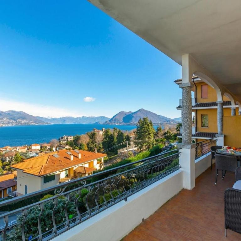 La Rosa Dei Venti Lake View Terrace - Happy Rentals - Two-Bedroom Apartment - 2