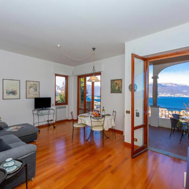La Rosa Dei Venti Lake View Terrace - Happy Rentals - Two-Bedroom Apartment - 3