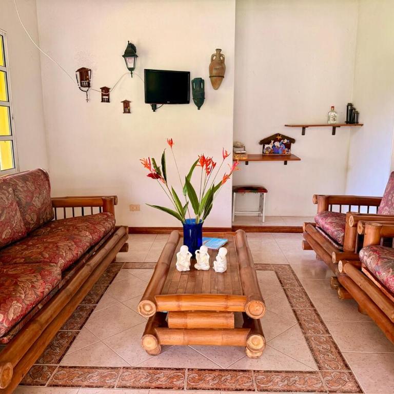 Villa Familiar con Piscina Privada, 8 min de Hacienda Nápoles, Santorini, Rio Claro - Villa con piscina privada - 3
