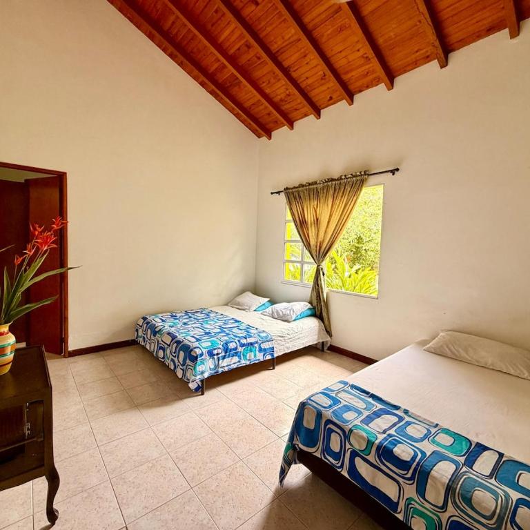 Villa Familiar con Piscina Privada, 8 min de Hacienda Nápoles, Santorini, Rio Claro - Villa con piscina privada - 9