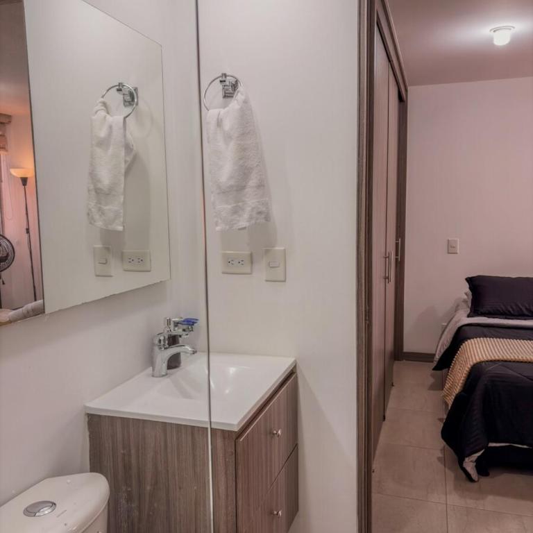 3br apt Elegant with pool gym sauna near Poblado - Apartamento - 40