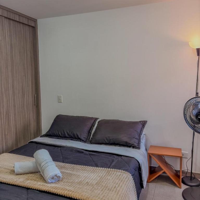 3br apt Elegant with pool gym sauna near Poblado - Apartamento - 53