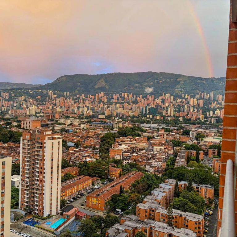 3br apto with pool, gym, sauna, 10 min Provenza - Apartamento - 38