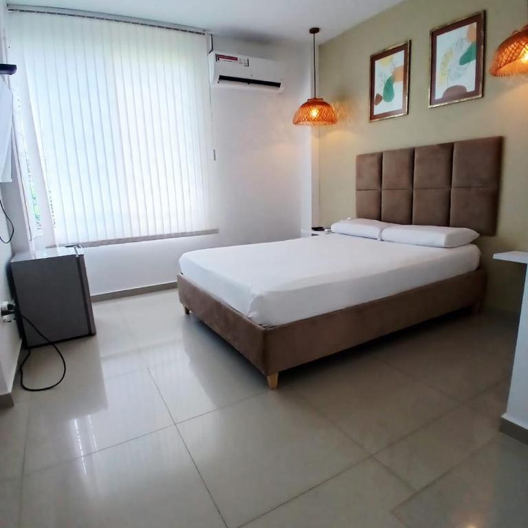 Hostal Esperanza & David House - Double Room with Shared Bathroom - 1