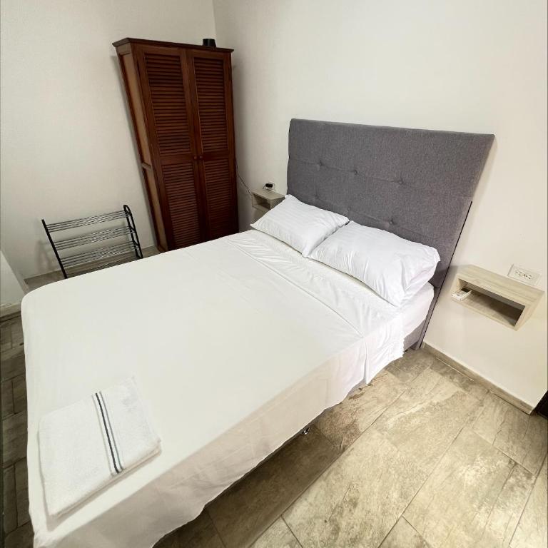 Ferro Hostel - Double Room with Patio - 15