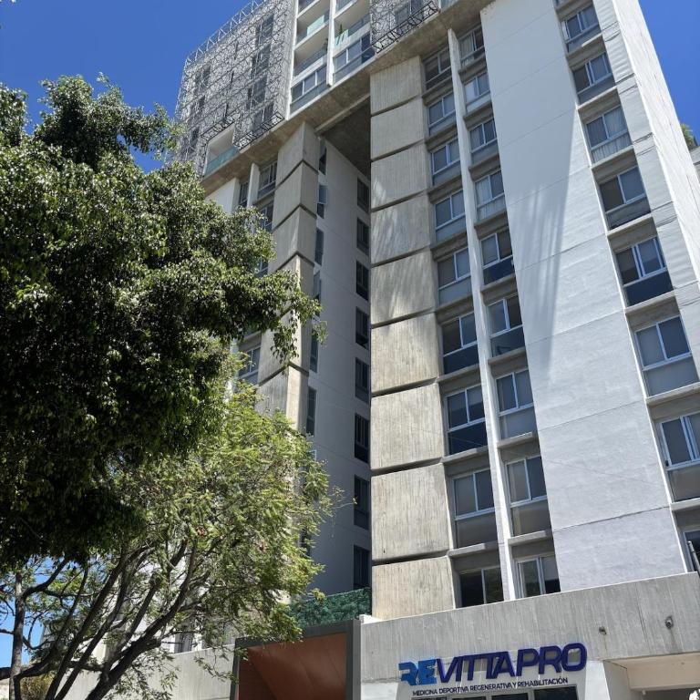 2BR, Terrace, 10min Akron Stadium, Gym&Parking - Apartamento de 2 dormitorios - 20