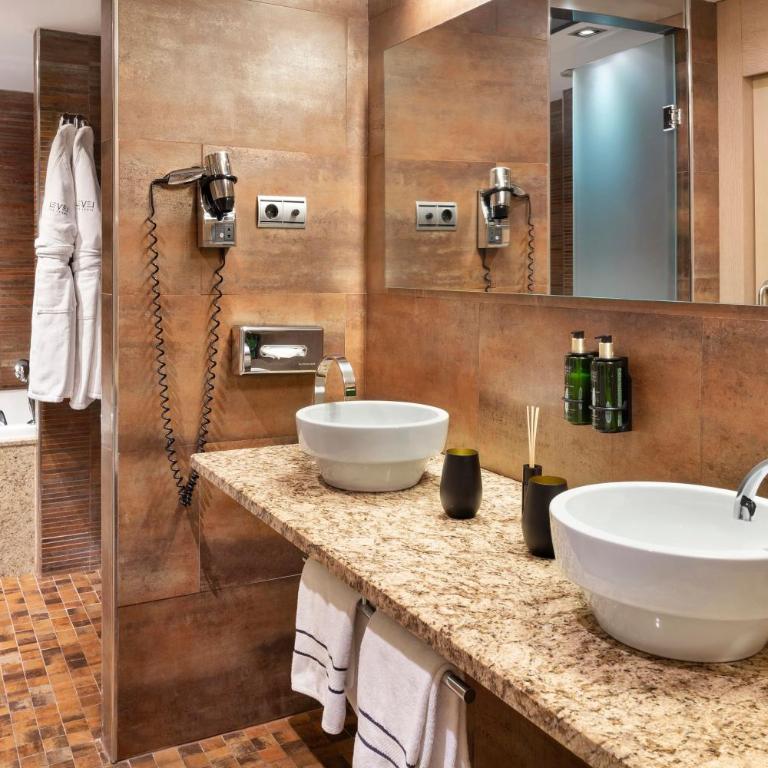 Meliá Madrid Princesa - The Level Room City View - 5