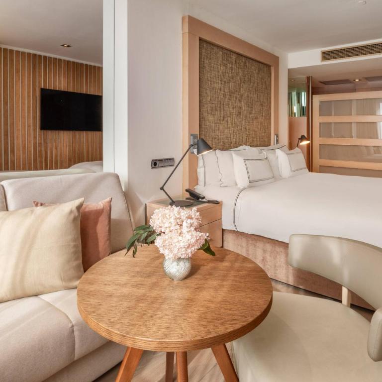 Meliá Madrid Princesa - The Level Grand Premium Room with Views - 3