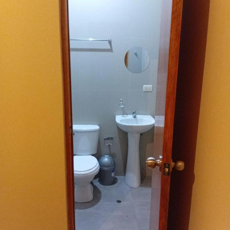 Hospedaje Casa 580 - Double Room with Private Bathroom - 11