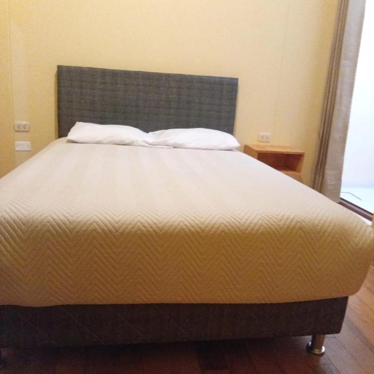 Hospedaje Casa 580 - Double Room with Private Bathroom - 7