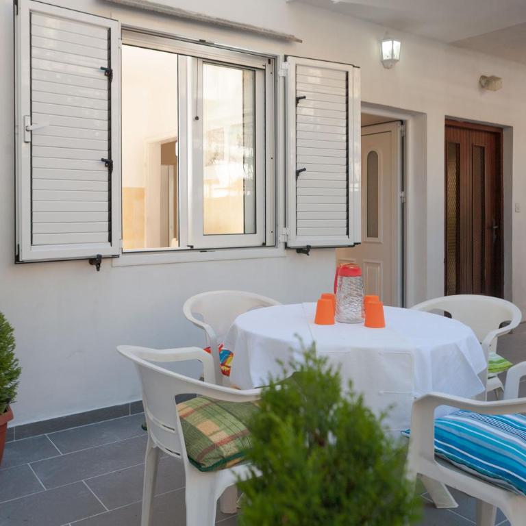 Nicholas Apartment - Apartment with Balcony - 18