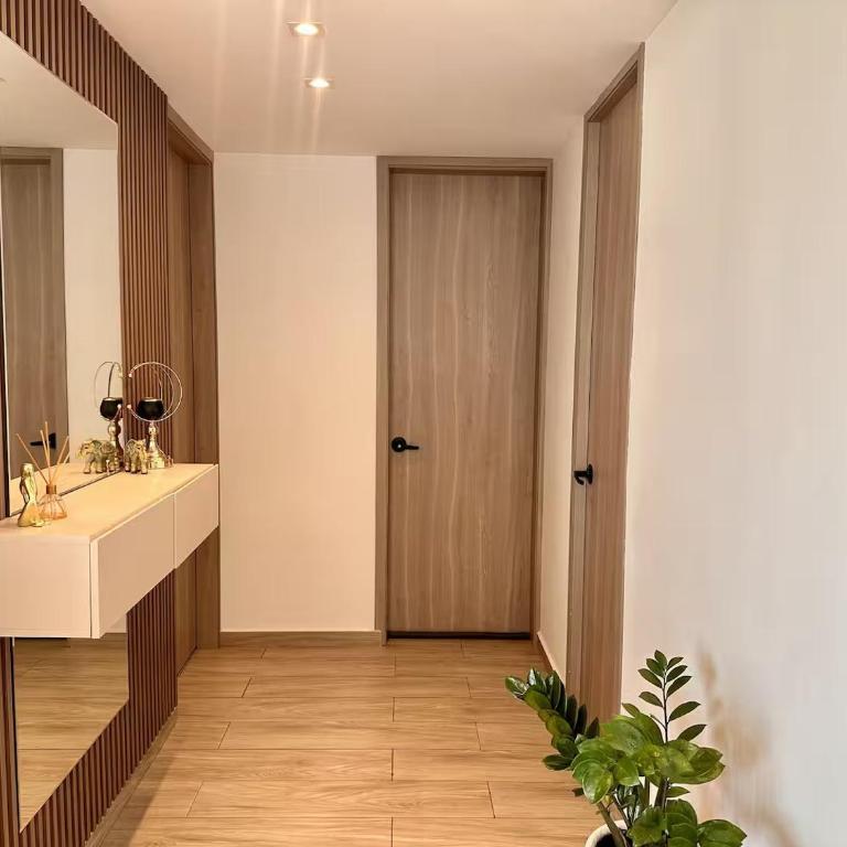 Lujo y confort frente clínicas - AC y Balcón - Two-Bedroom Apartment - 8