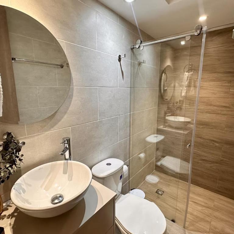 Lujo y confort frente clínicas - AC y Balcón - Two-Bedroom Apartment - 11