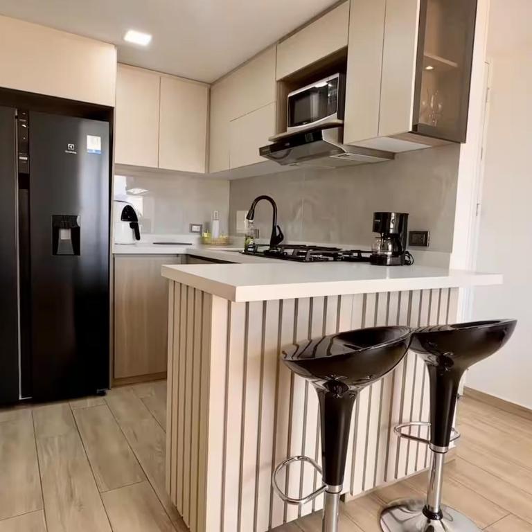 Lujo y confort frente clínicas - AC y Balcón - Two-Bedroom Apartment - 13