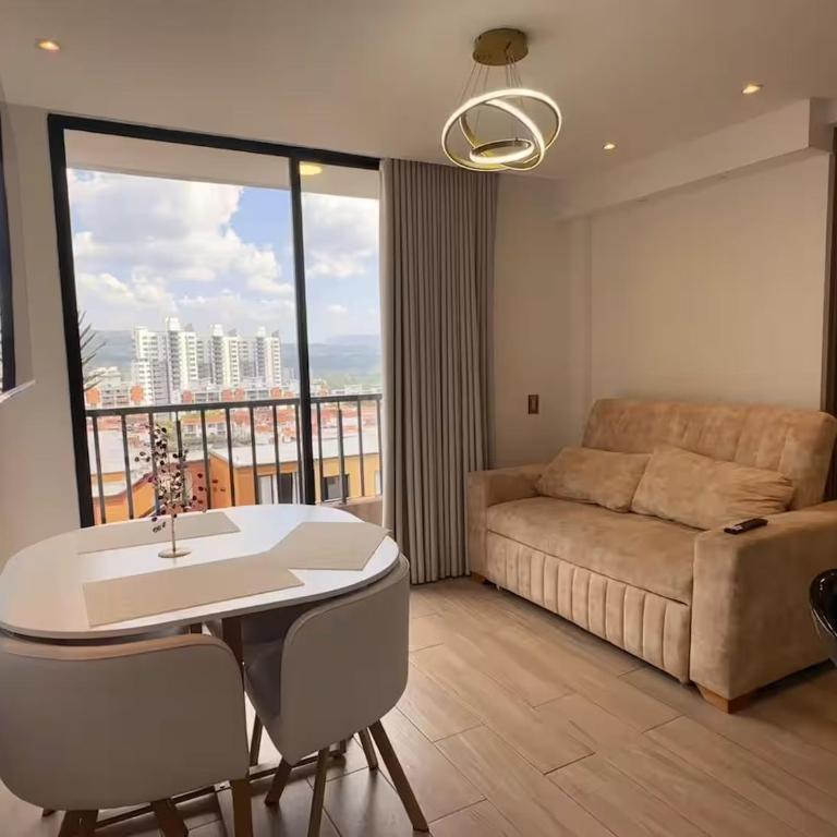 Lujo y confort frente clínicas - AC y Balcón - Two-Bedroom Apartment - 16