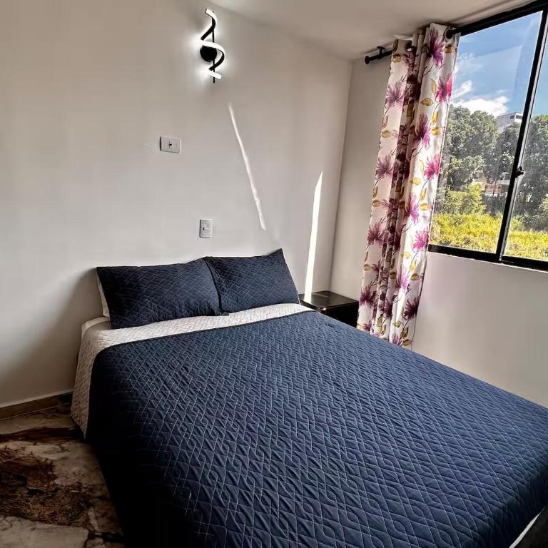 Moderno apto con AC, balcón y gran ubicación frente a la FOSCAL - Two-Bedroom Apartment - 15
