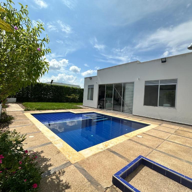Casa Campestre Carmen de Apicala - Casa de 3 dormitorios - 2