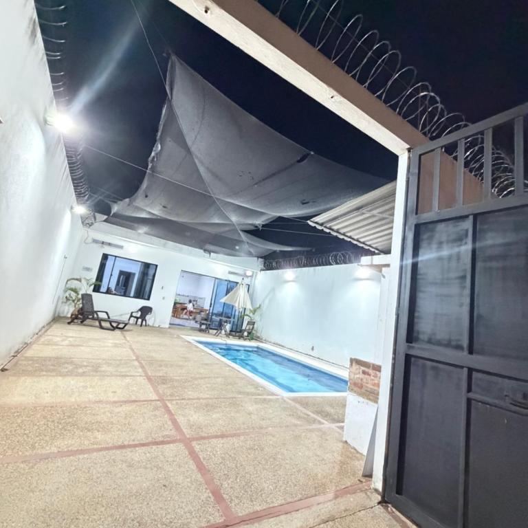 CASA VACACIONAL REMODELADA EN CARMEN de APICALA - Three-Bedroom House - 14