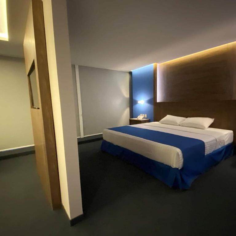 Wyndham Puebla Angelopolis - Suite con cama extragrande - No fumadores - 1