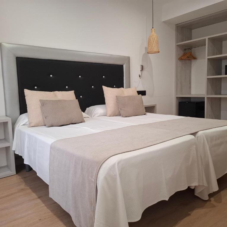 Hotel Costa Brava - Habitación Doble con balcón - 16