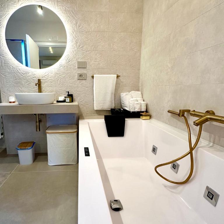Harmonia Boutique Rooms - Camera Matrimoniale con Vasca Idromassaggio - 12