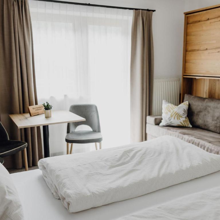 Hotel Dorfcafe Unken - Doppelzimmer mit Balkon - 3