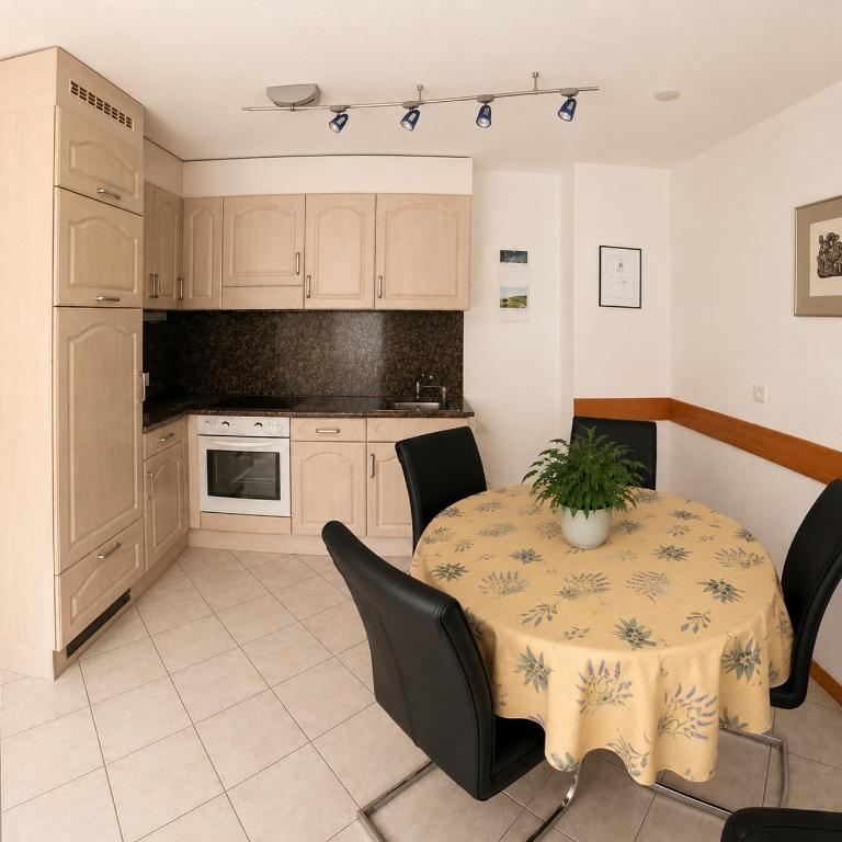 Residenz Darianne Leukerbad - Apartment mit 1 Schlafzimmer, Balkon und Bergblick - 5