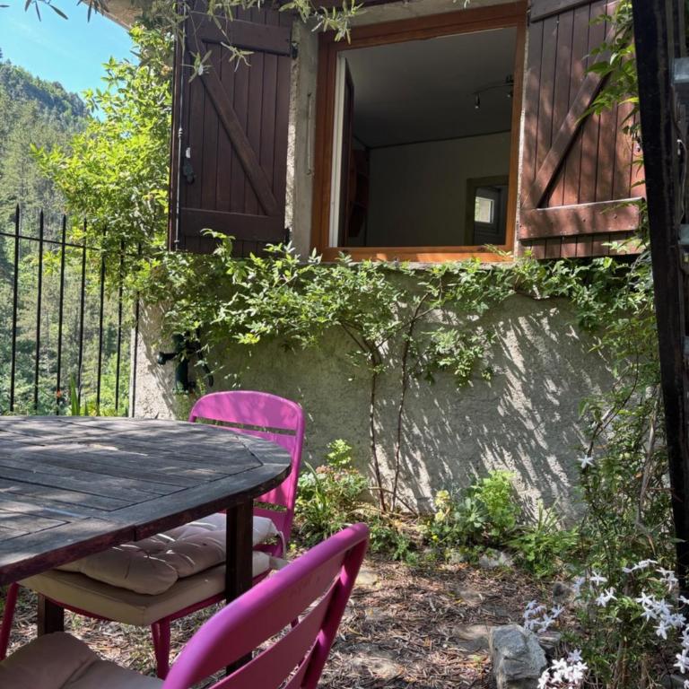 Vaste maison de famille entre forêt et rivière - Maison 1 Chambre - 1