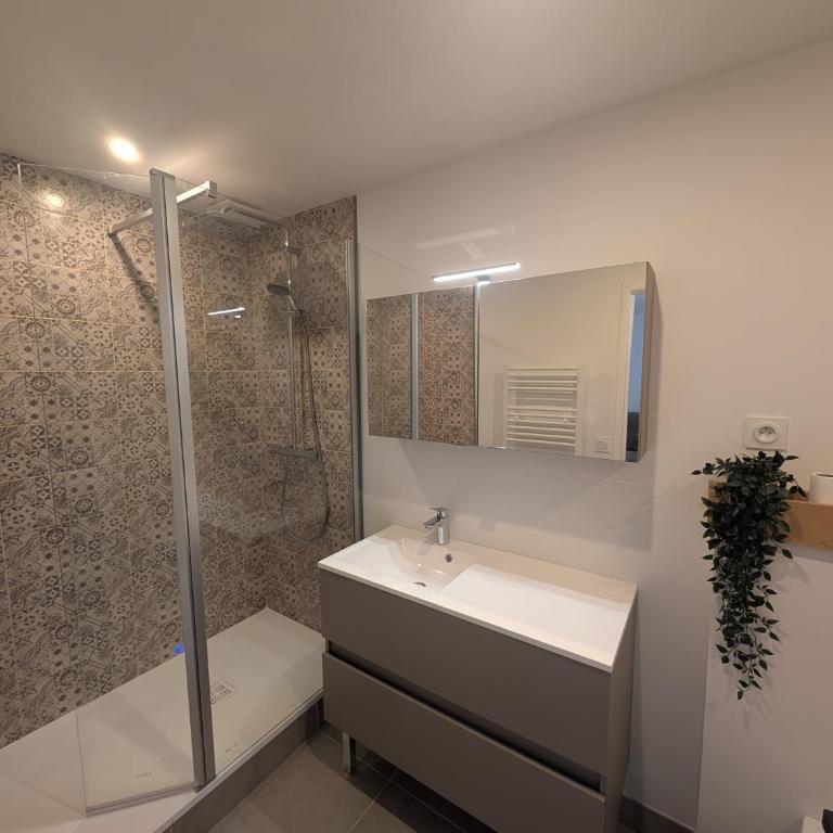 Appartement Daday- centre Bourg- 4-6 couchages - Appartement 2 Chambres - 4