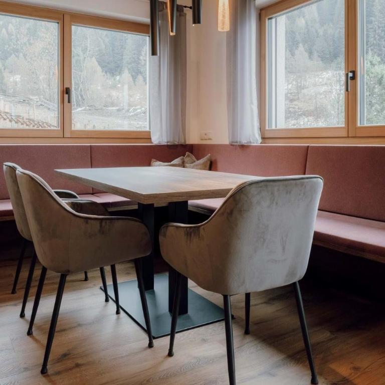 Hochland Apartments - Two-Bedroom Apartment with Terrace - 3