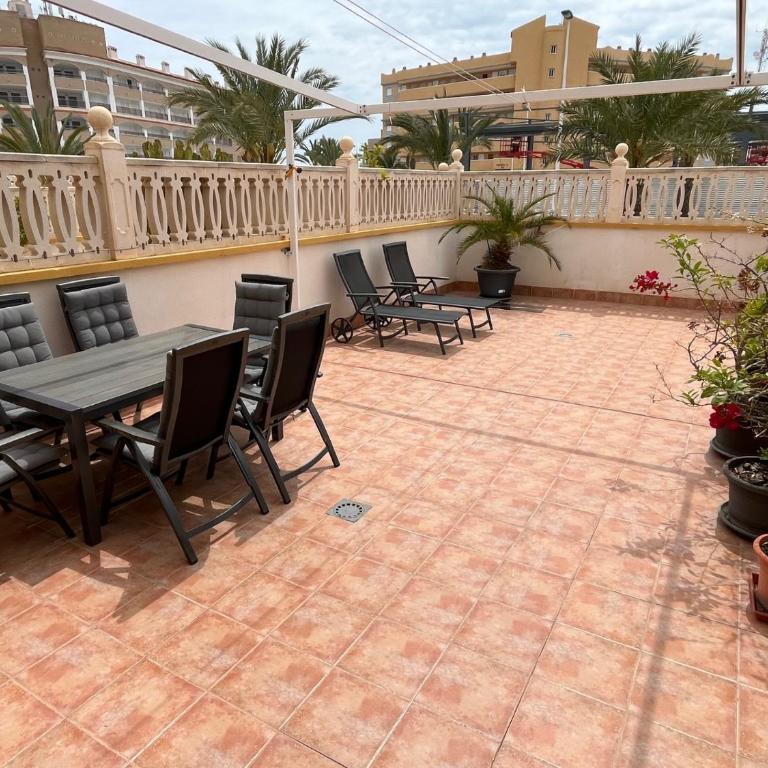 Bungalow moderno con amplio patio junto al mar - Bungalow con patio - 1