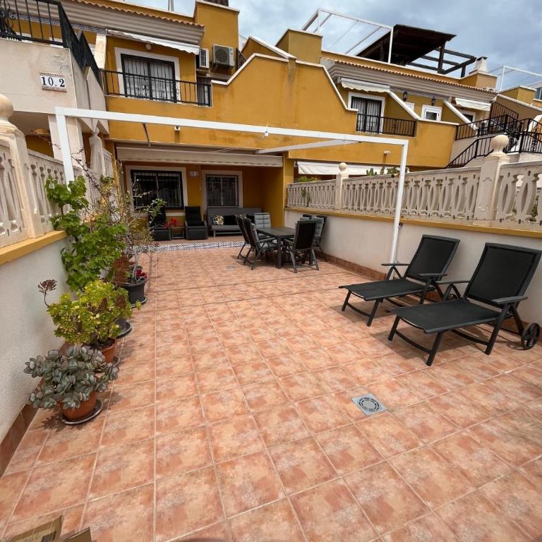 Bungalow moderno con amplio patio junto al mar - Bungalow con patio - 2